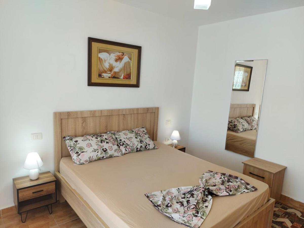 Bral Apartments 4 Durrës Buitenkant foto